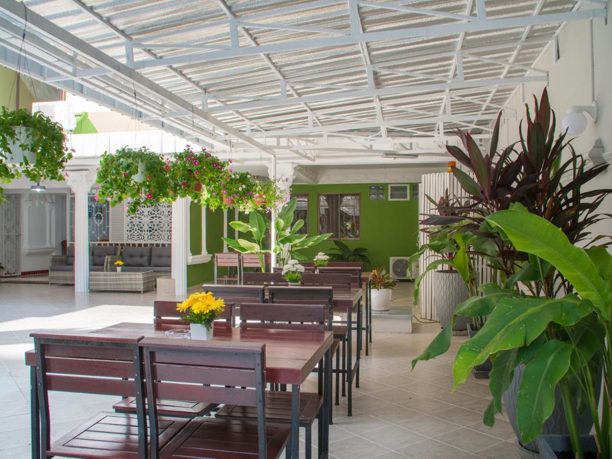 Tj Guesthouse Pattaya Exterior photo