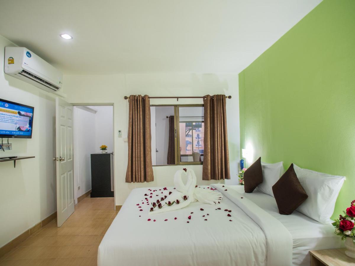 Tj Guesthouse Pattaya Exterior photo